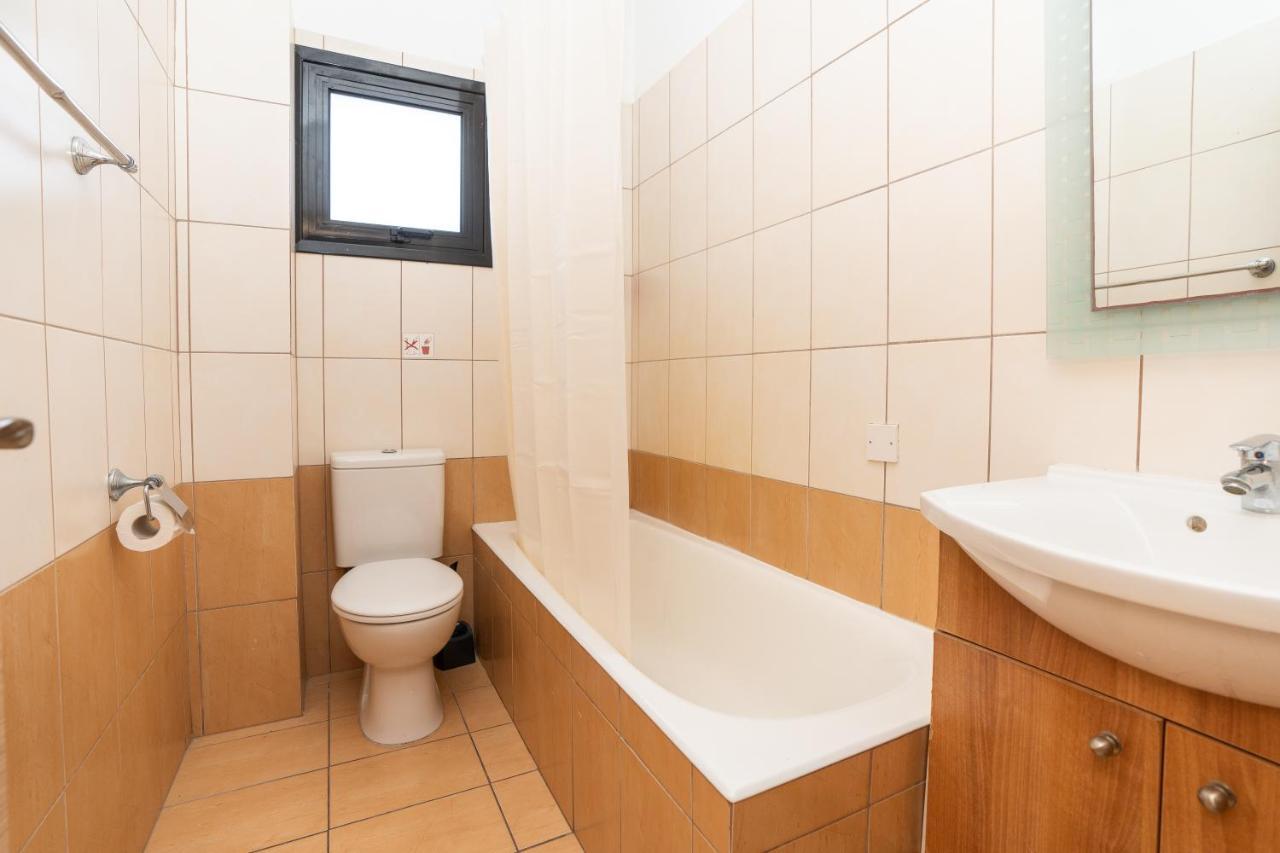 Flora Hotel Apartments Протарас Екстериор снимка