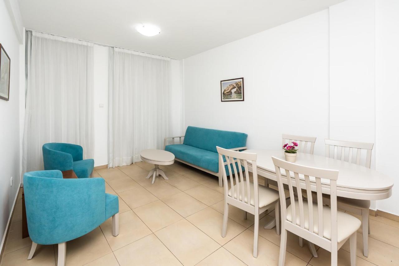 Flora Hotel Apartments Протарас Екстериор снимка