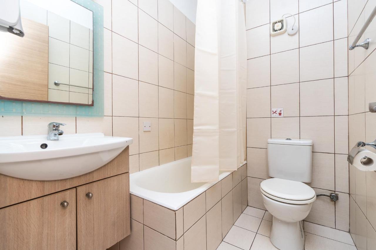 Flora Hotel Apartments Протарас Екстериор снимка